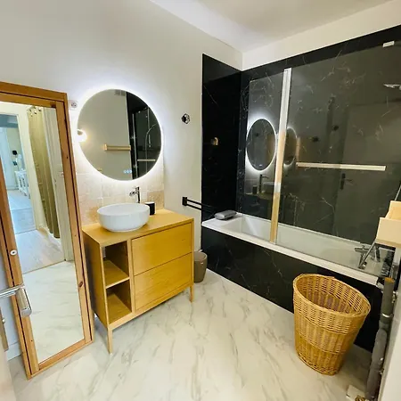 Yucca, Avec Garage Prive Et Balcon Caen